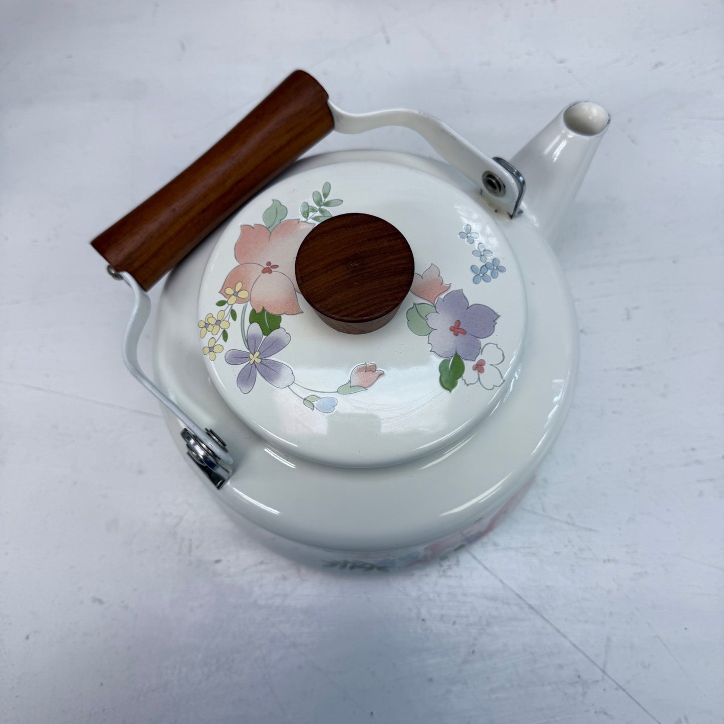 Kobë Kettle Enameled Tea Kettle