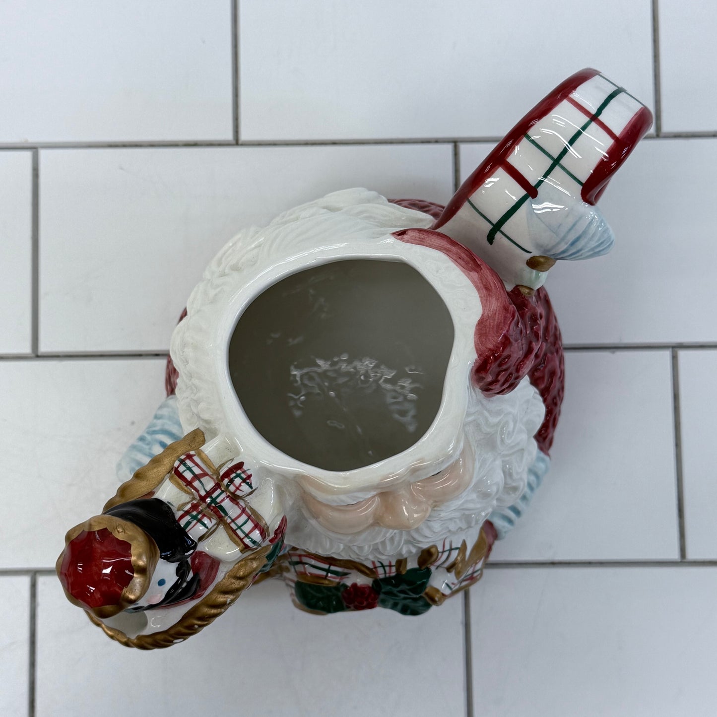 Avon St. Nicholas Teapot, Ceramic