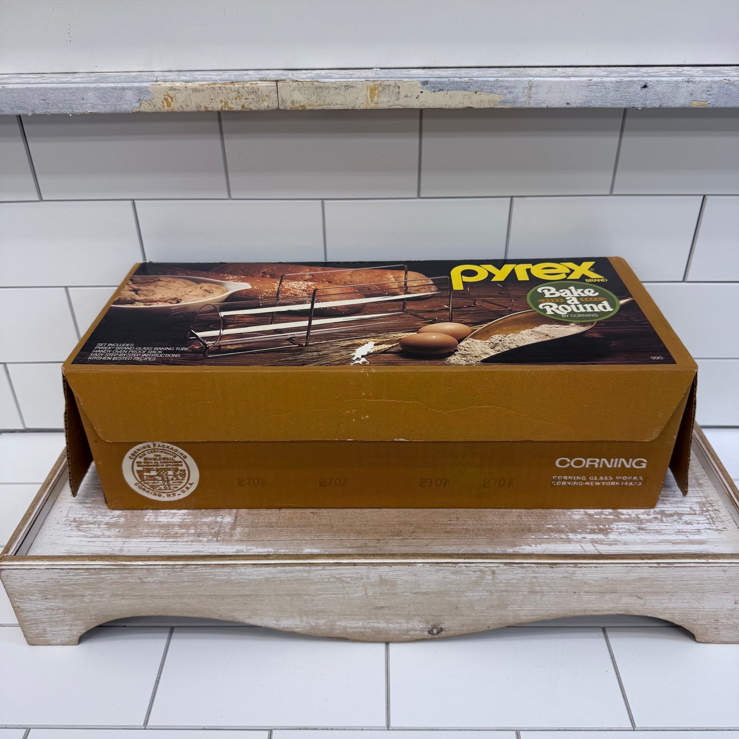 Pyrex Corning Bake a Round Glass Bread Tube with Rack in Box