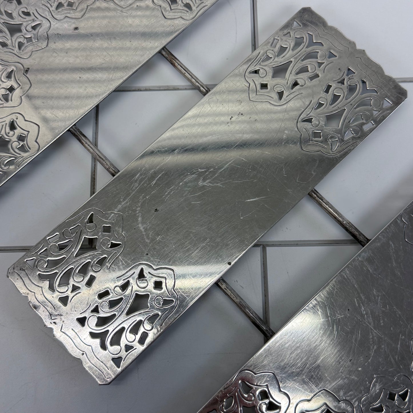 Trivet Hot Plate, Expandable Pierced Silver Plated