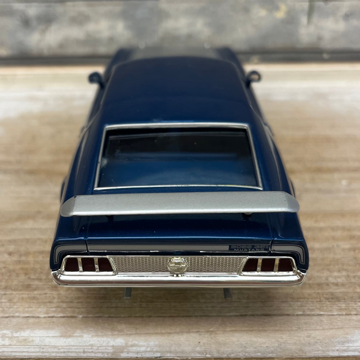 Testors Ford Mustang Boss 351 1971 1:24 Diecast Model, 2001