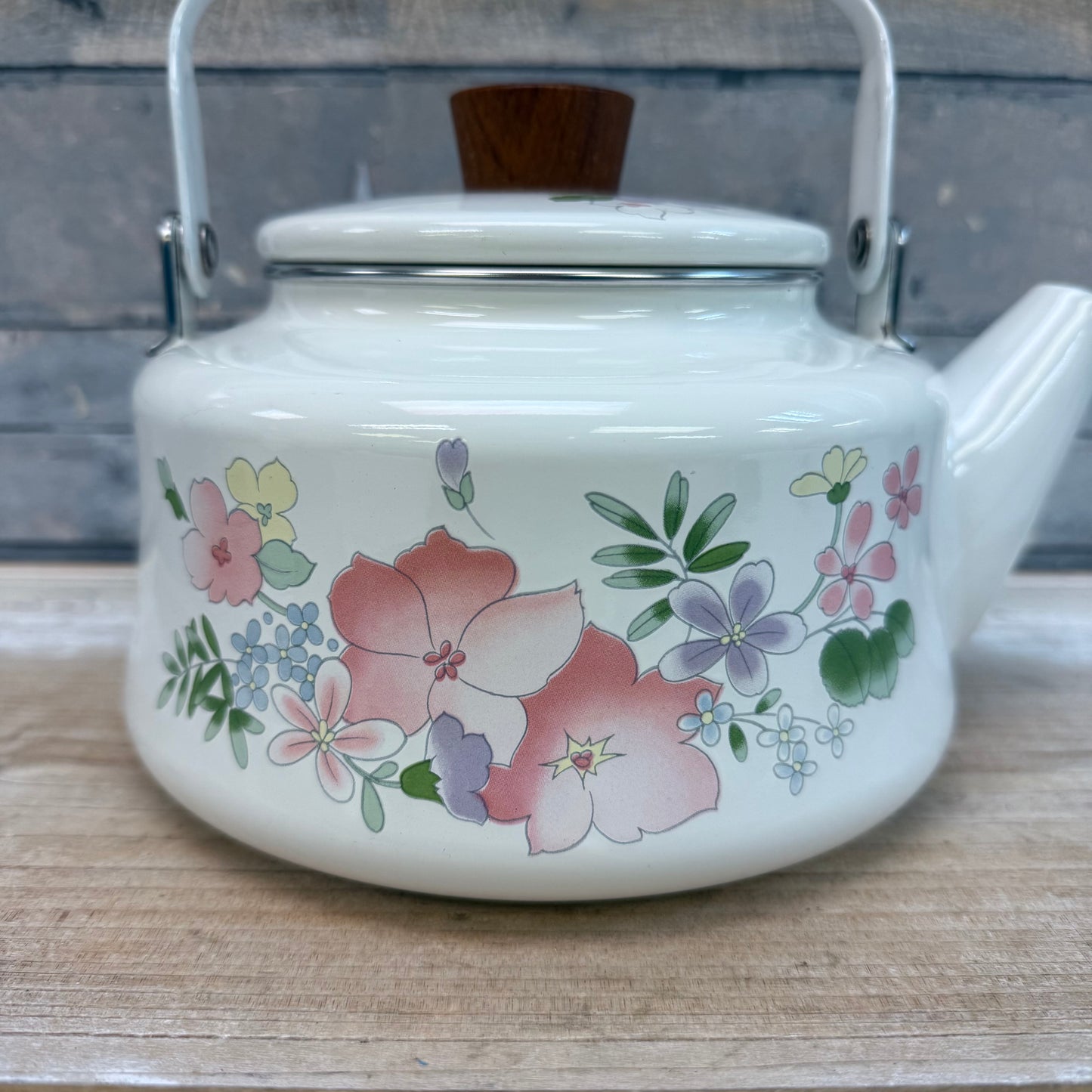 Kobë Kettle Enameled Tea Kettle
