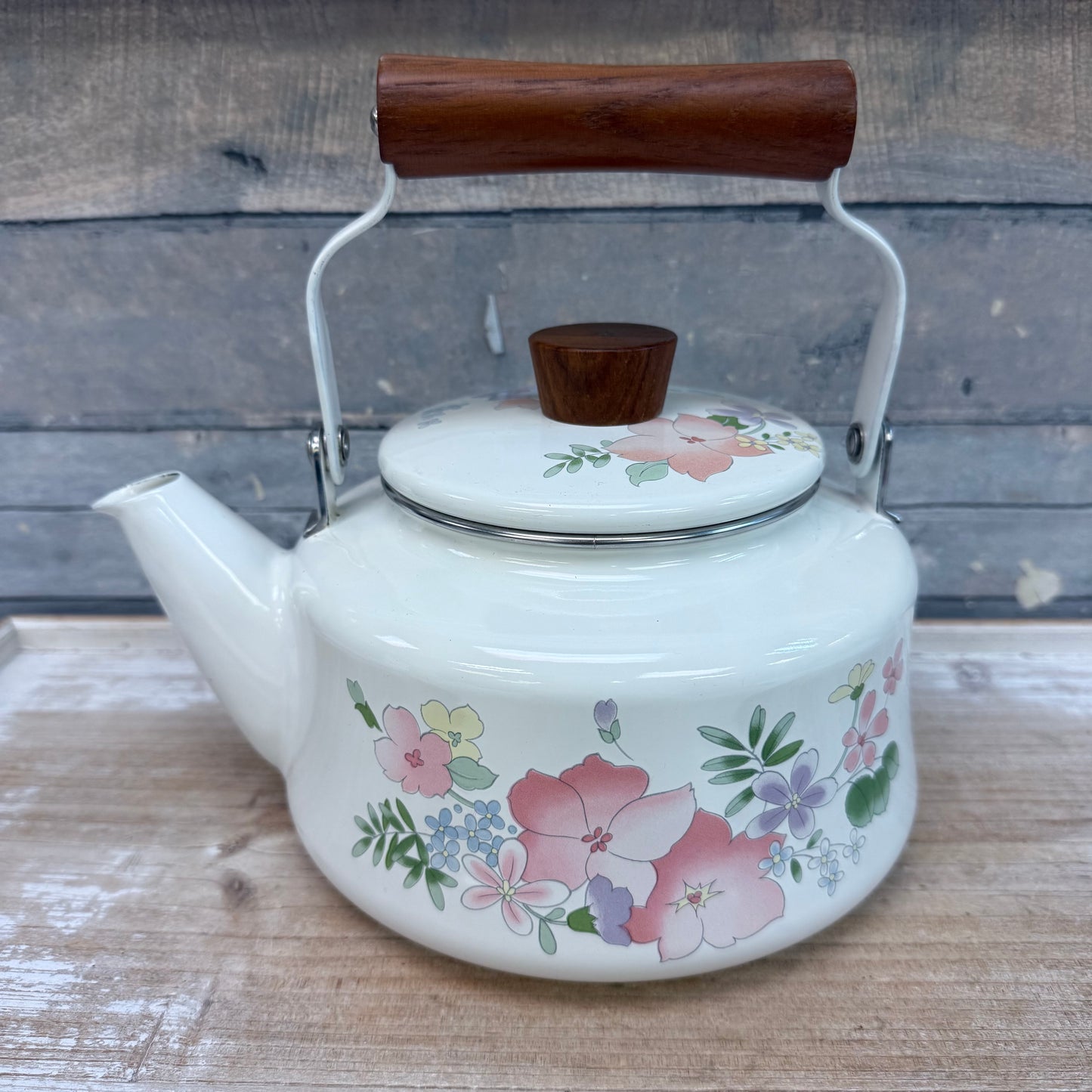 Kobë Kettle Enameled Tea Kettle