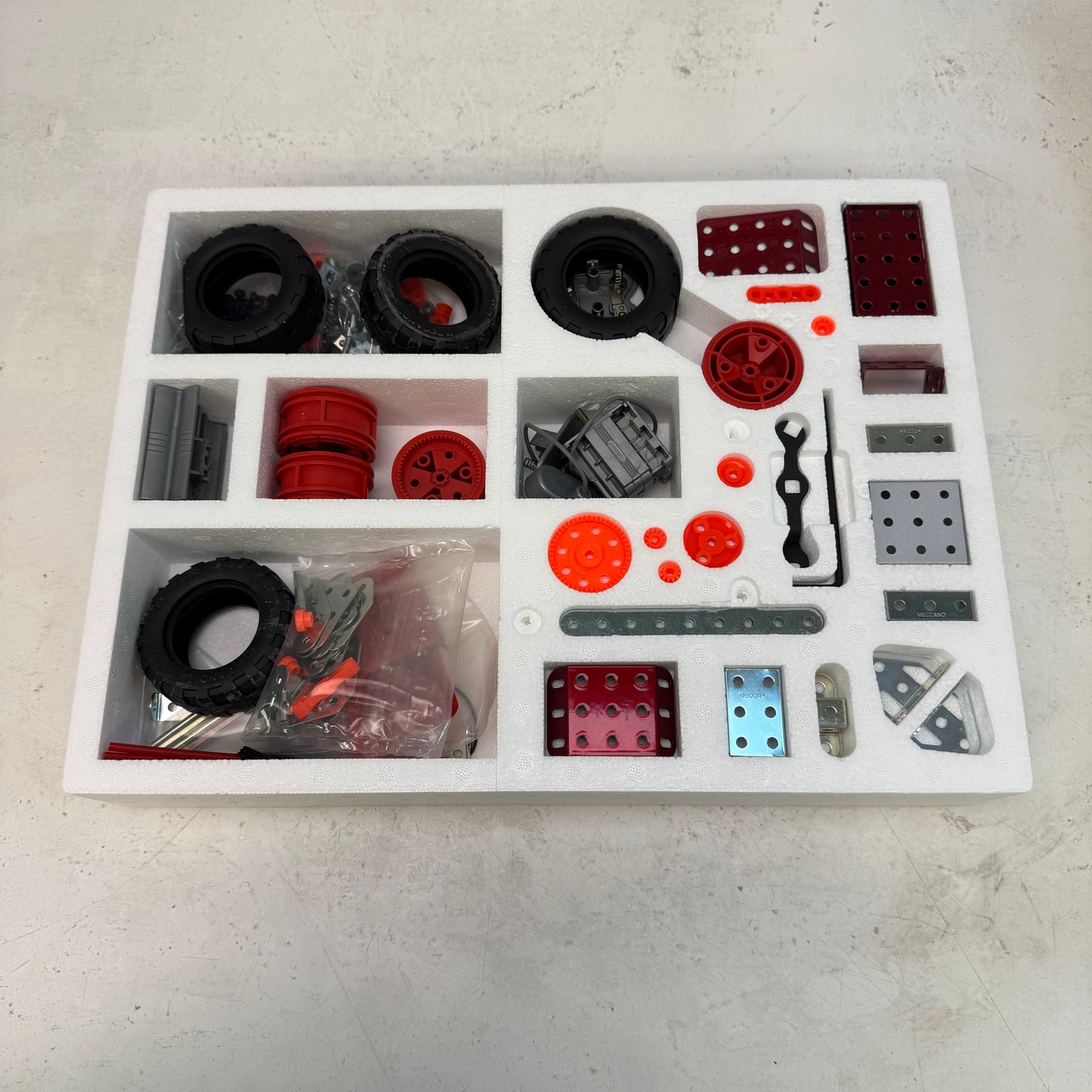 Erector Multimodels Constuction Kit, 2001