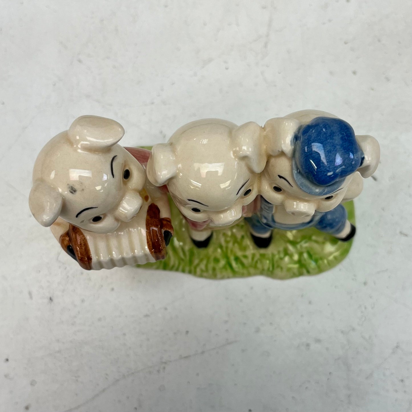Quon-Quon Three Little Pigs, 1983