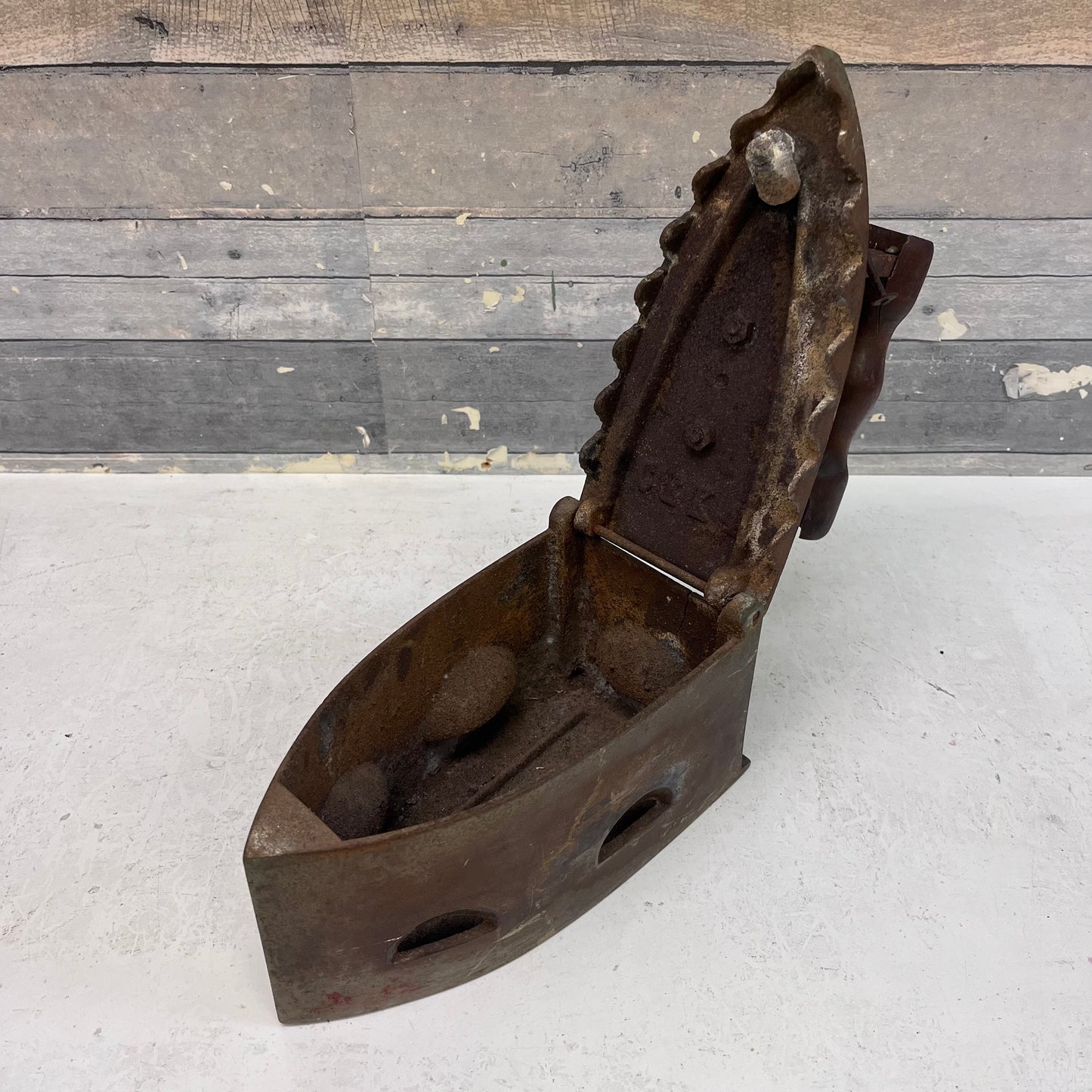 Cast Iron Charcoal Sad Iron