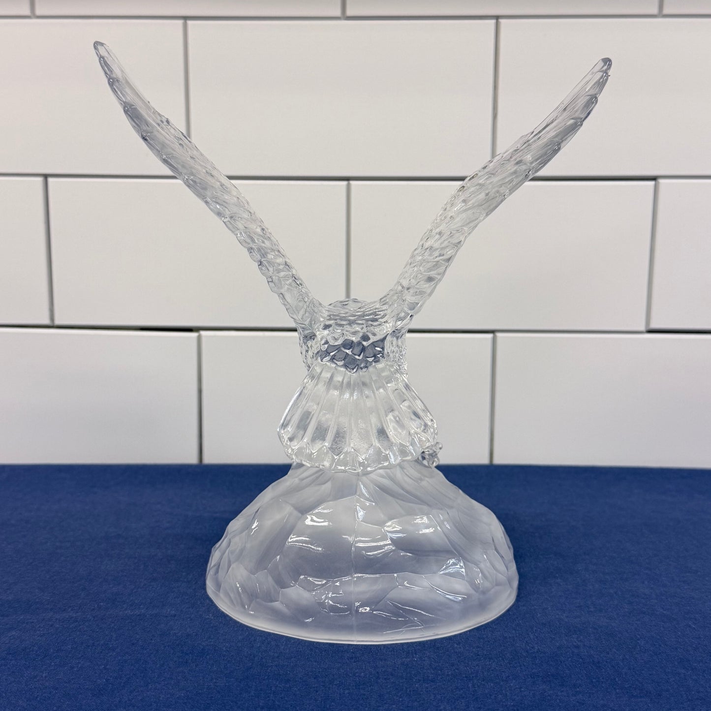 Cristal d'Arques Eagle with Fish Crystal Figurine France 1980s