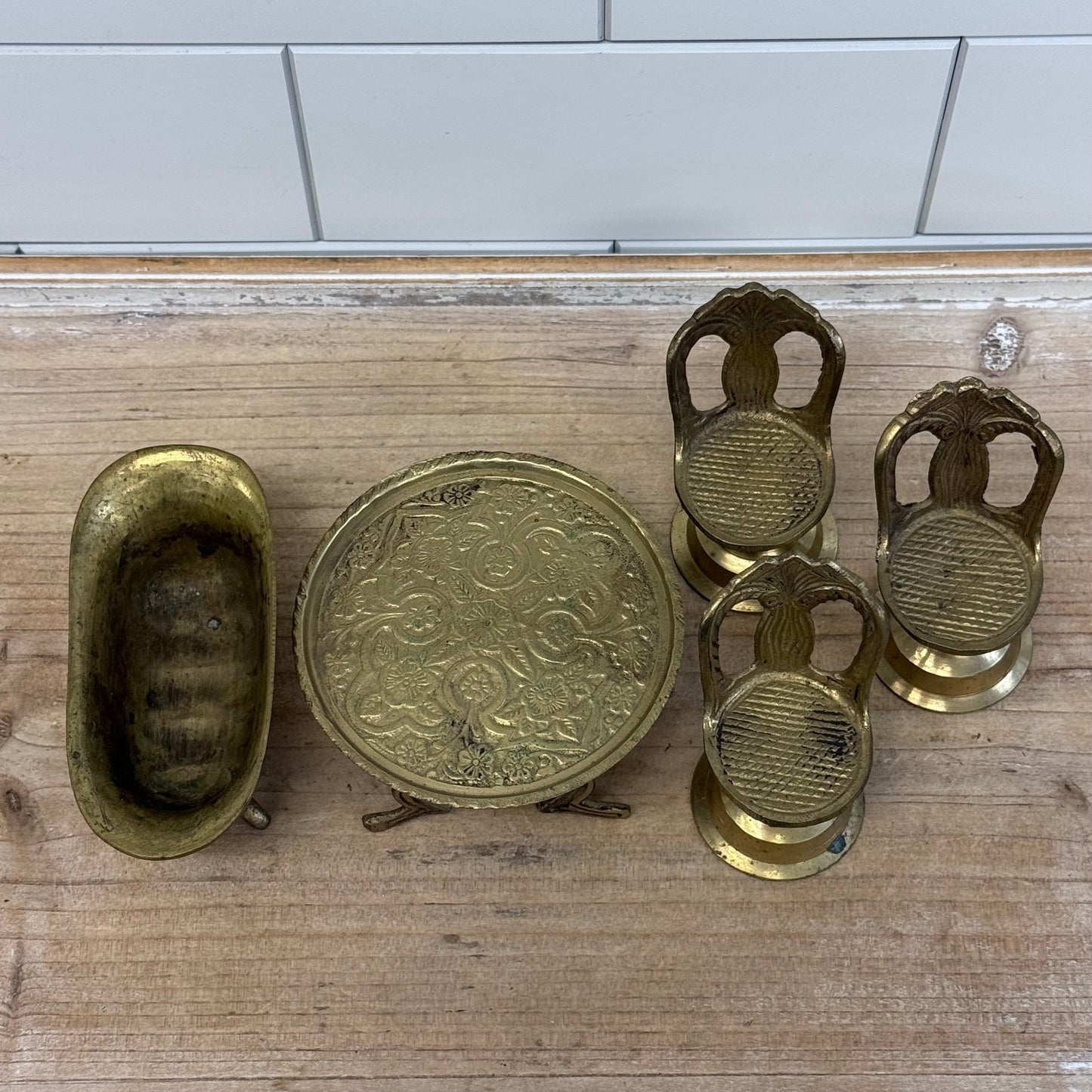 Dollhouse Furniture Chairs Table Bathtub Miniature Brass Lot of 5