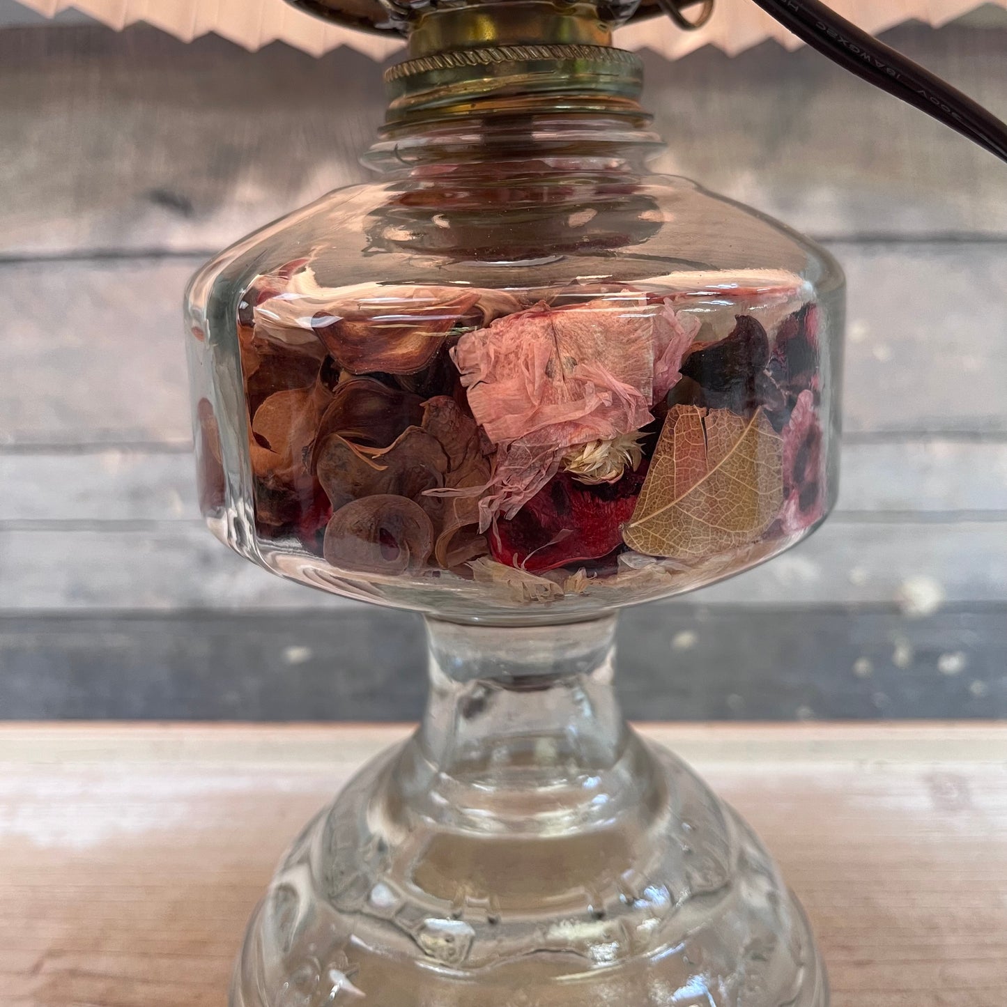 Electric Glass Lamp, with Potpourri