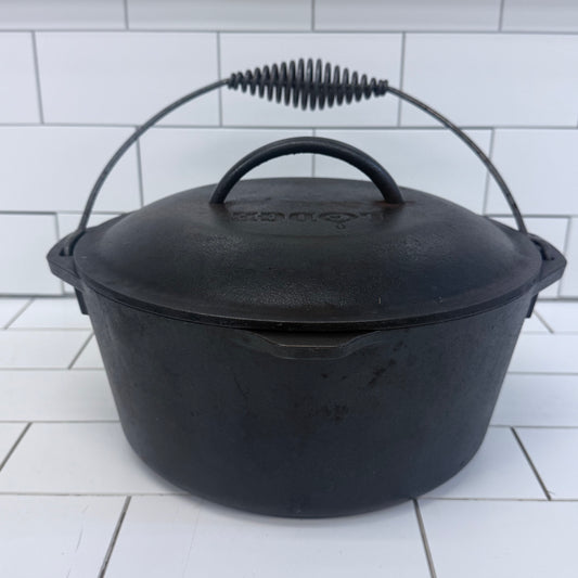 Lodge #8DO Cast Iron Camp Dutch Oven with Lid
