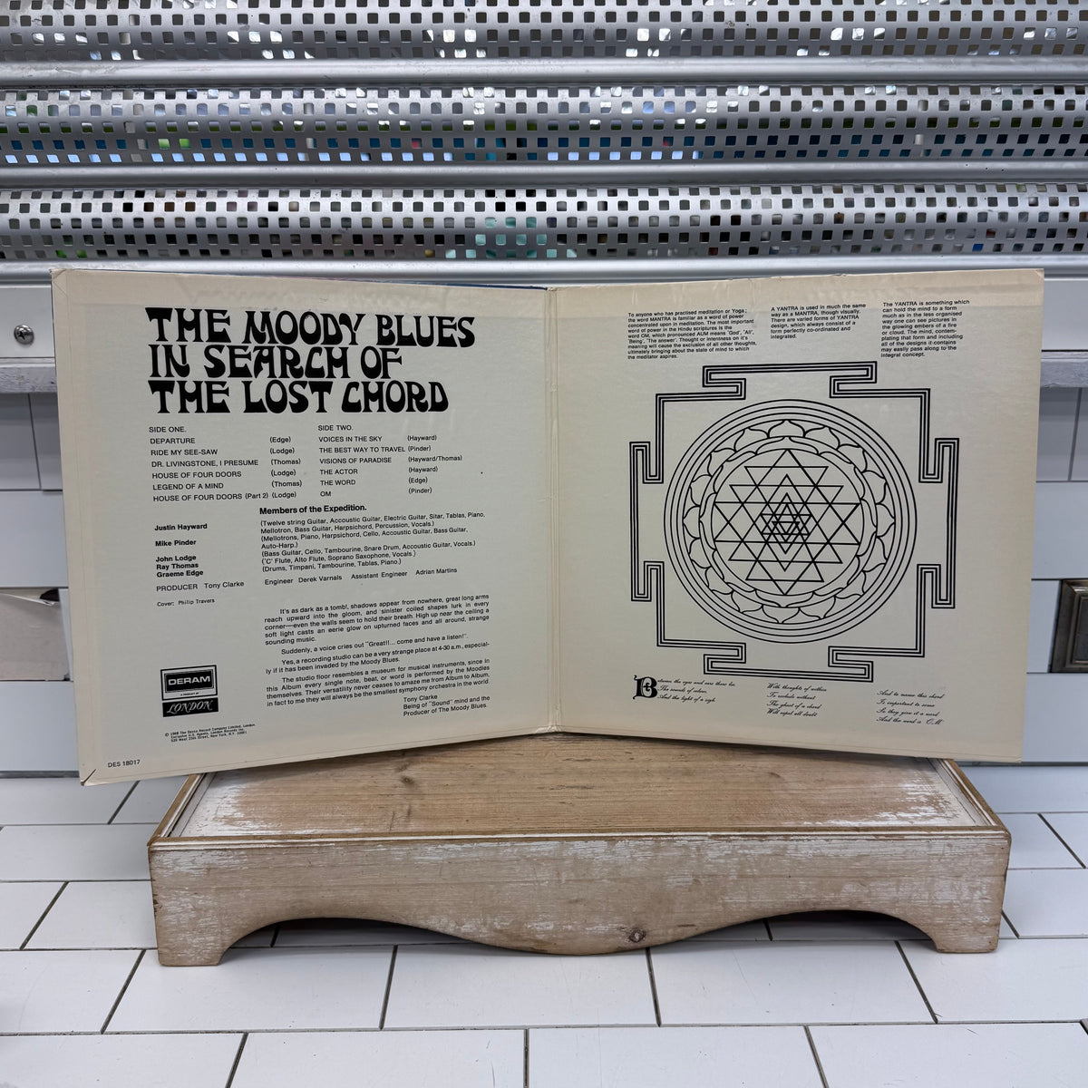 The Moody Blues In Search of the Lost Chord Vinyl Record, 1968 - DES 18017