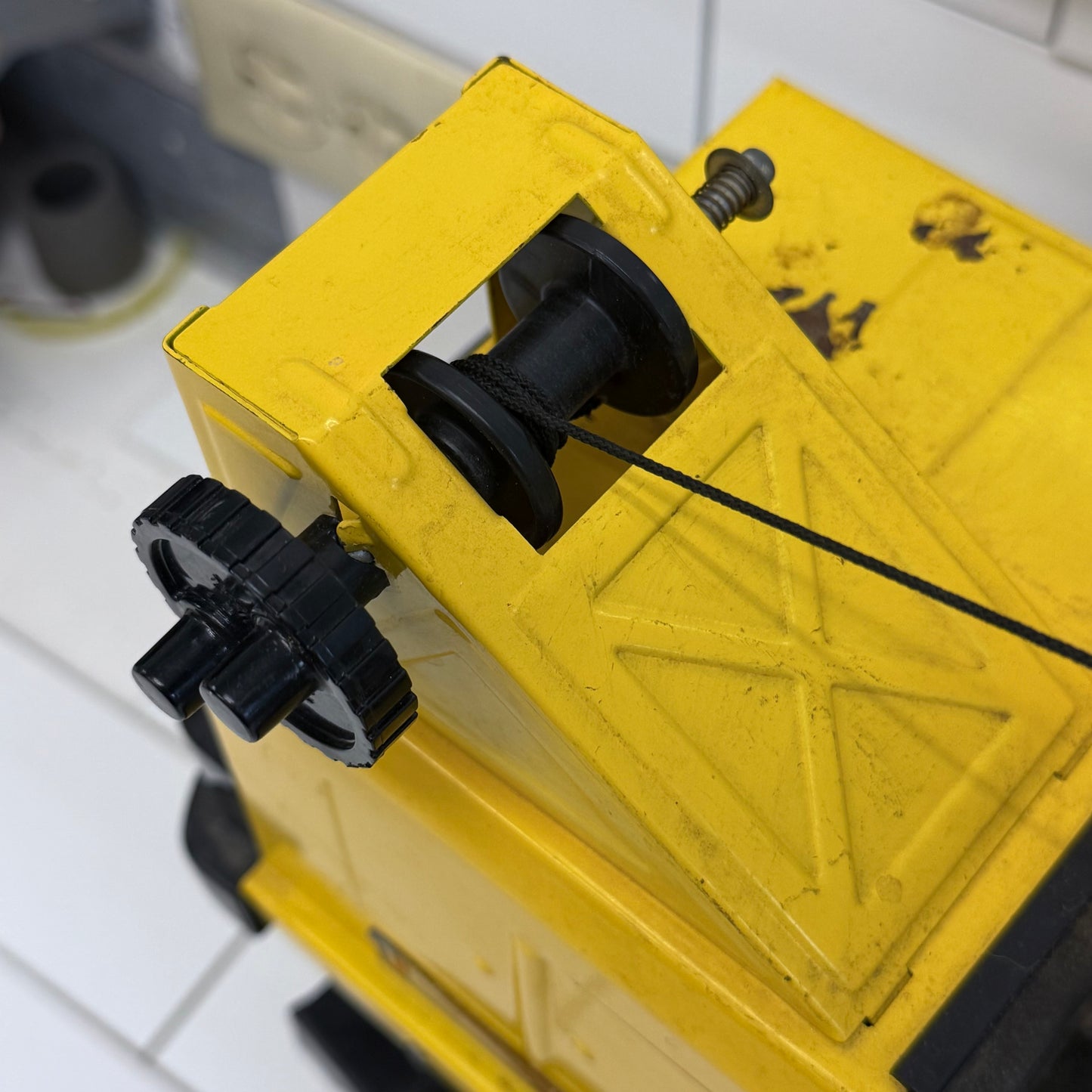 Tonka Turbo Diesel XMB-975 Clam Bucket Crane