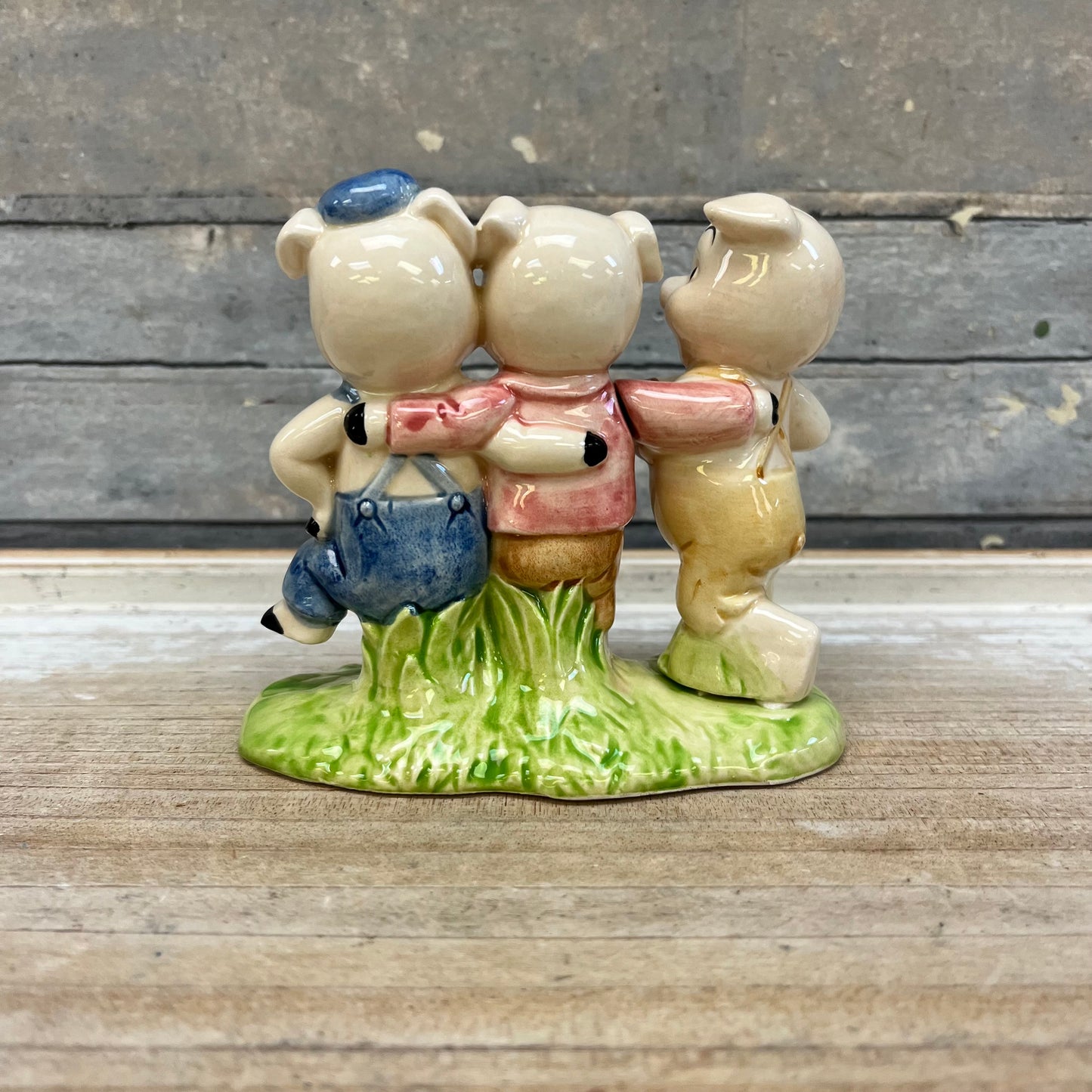 Quon-Quon Three Little Pigs, 1983