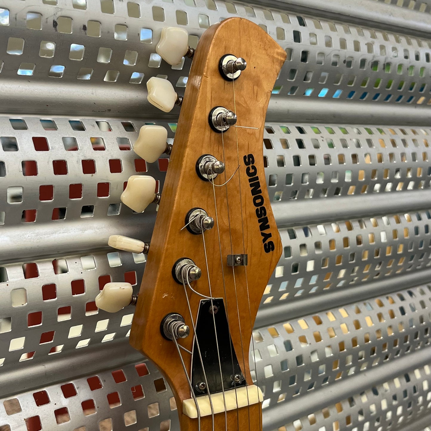 Synsonics Strat Style Electric Guitar Built-in Amp & Speaker, 1980s