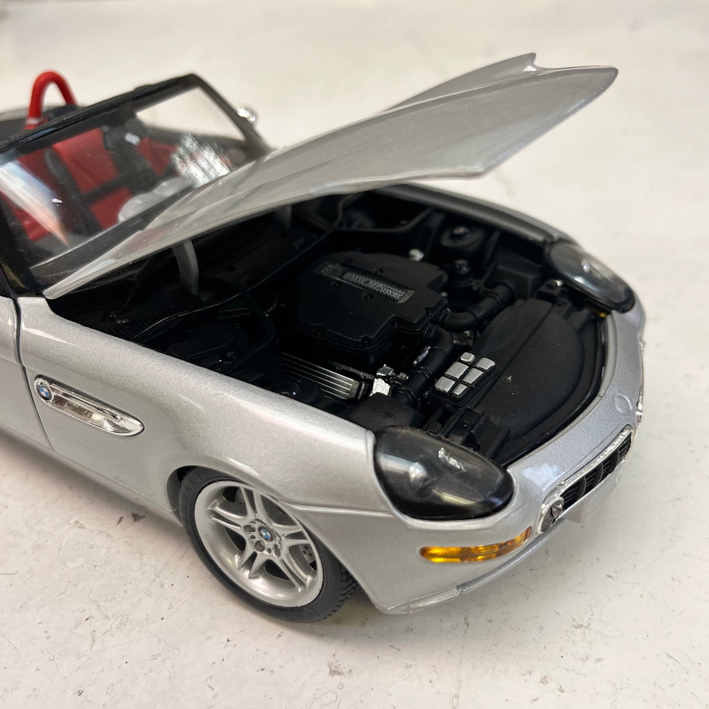 Burago BMW Z8 1:18 Diecast Model