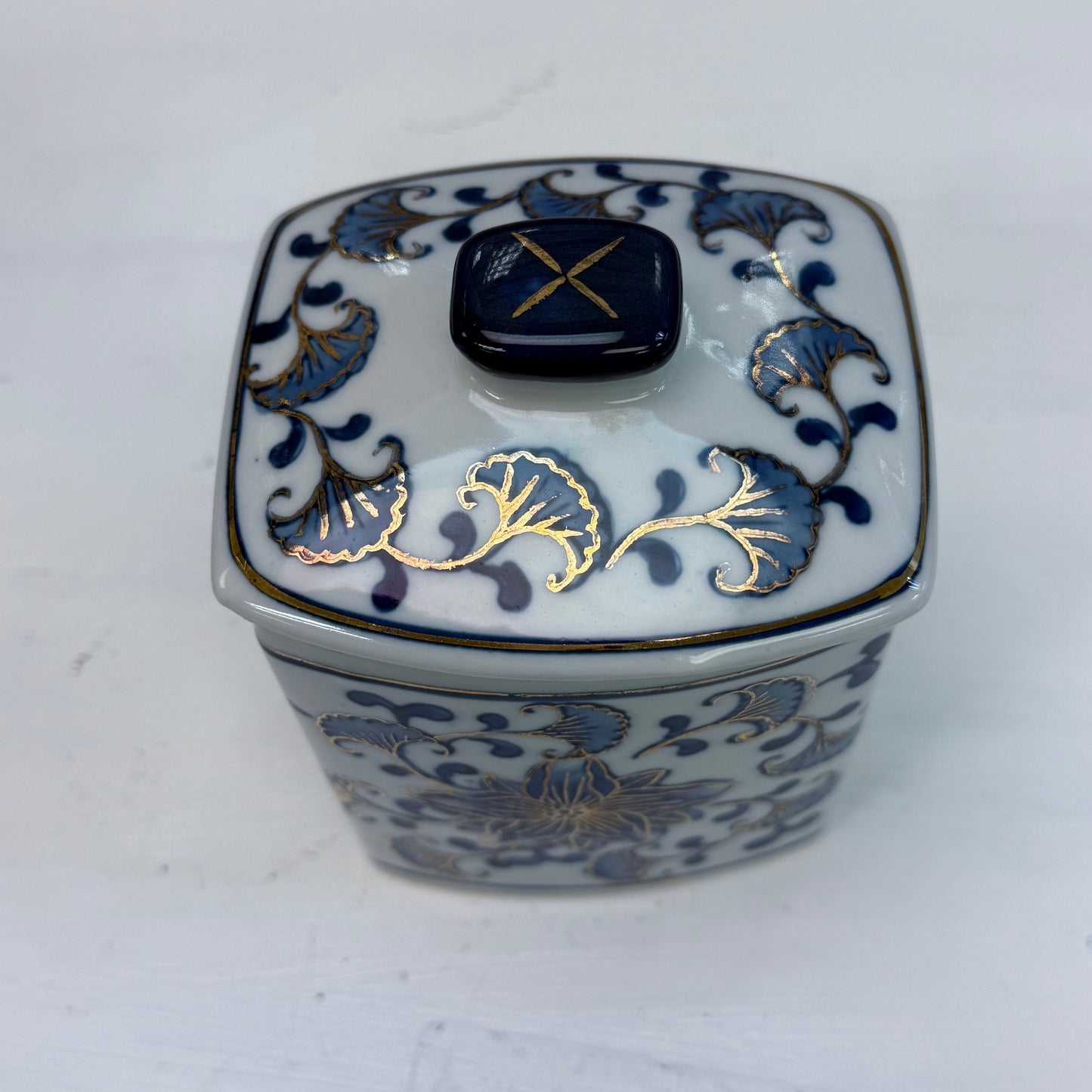 Chinoiserie Floral Porcelain Jar Selection