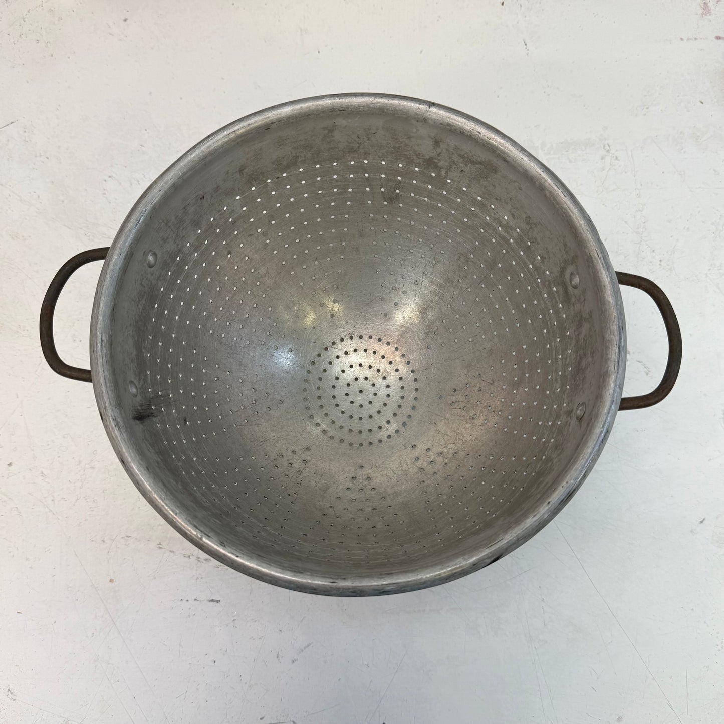Wear-Ever Aluminum Footed Colander, 1960s
