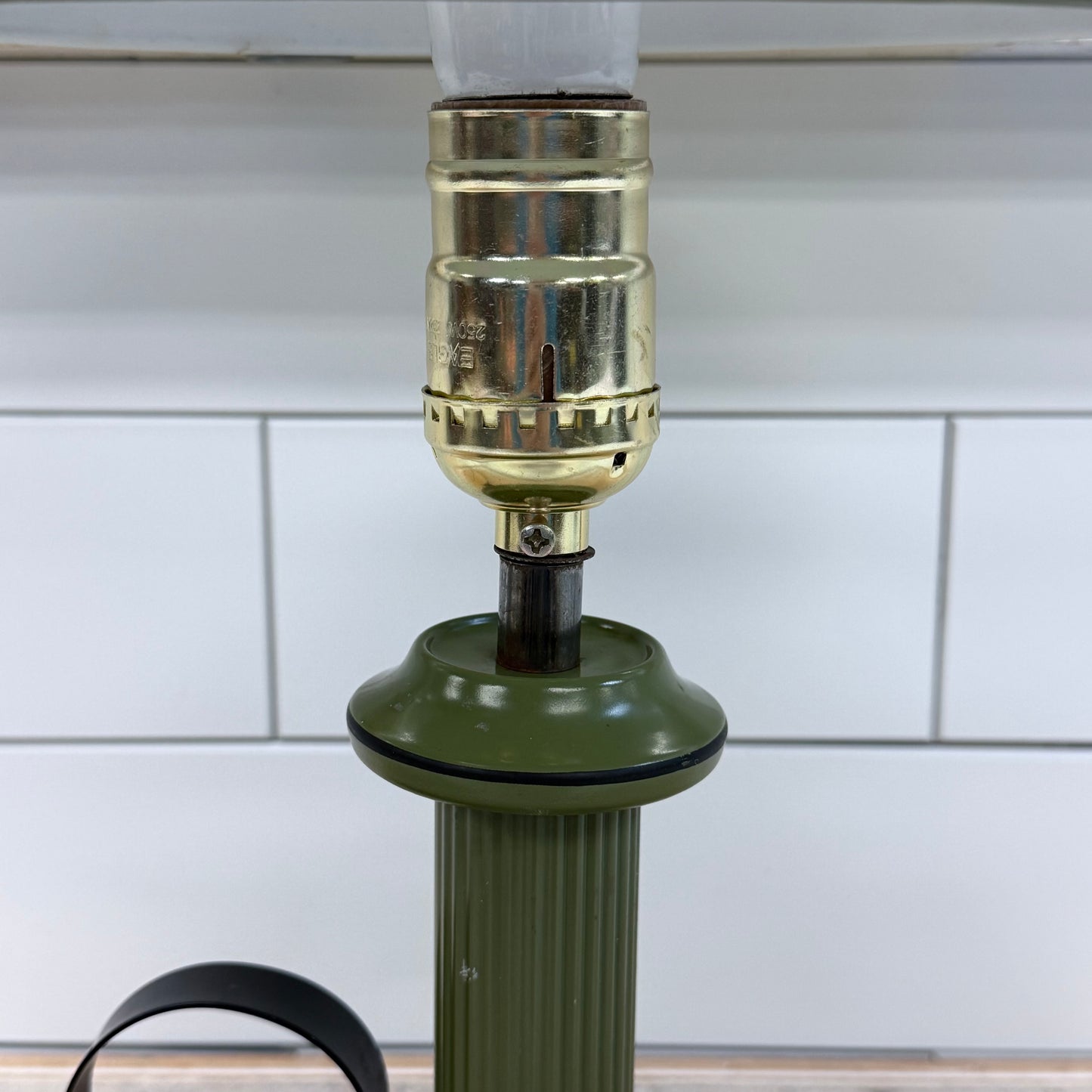 Colonial Revival Bouillotte Table Lamp Green Metal