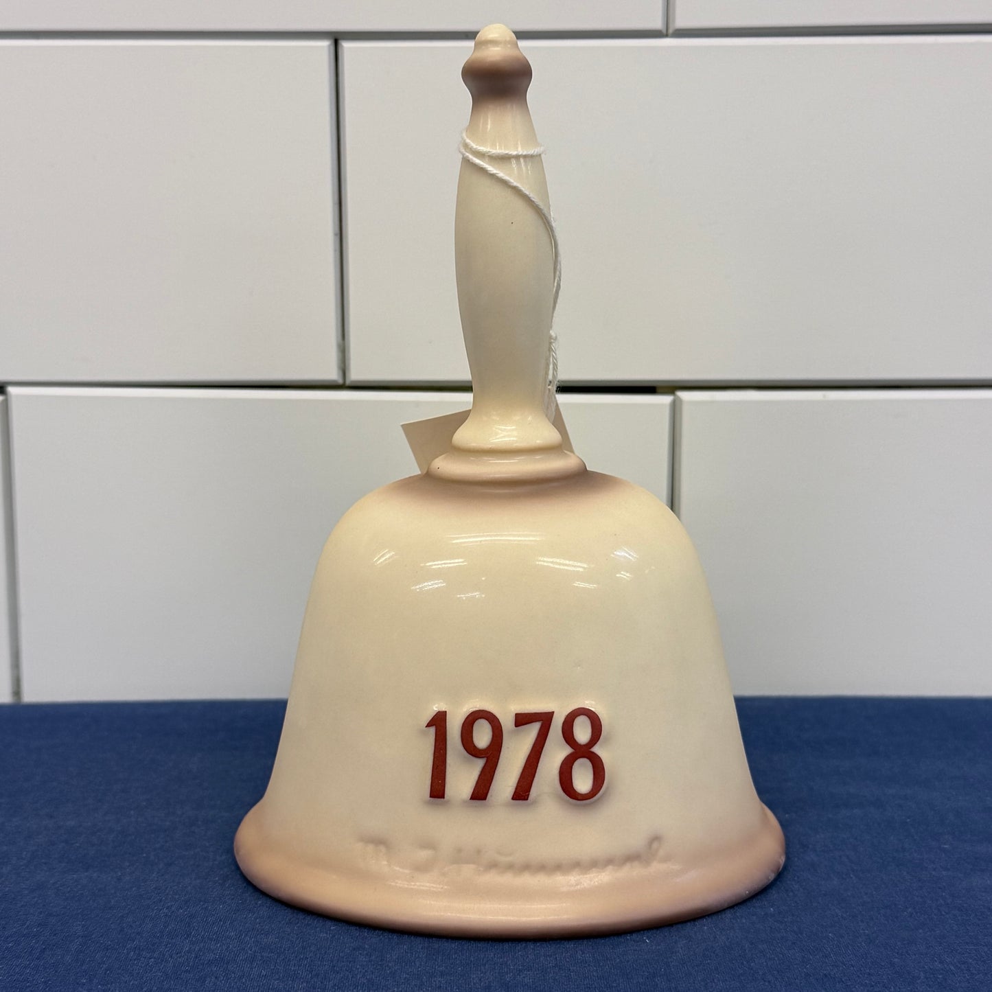 Goebel Hummel First Edition Annual Bell HUM 700 Box 1978