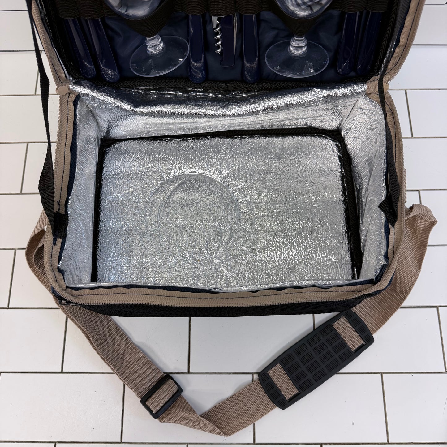 Insulated Picnic Bag Dinnerware Set for 2 with Blanket 15 Pieces