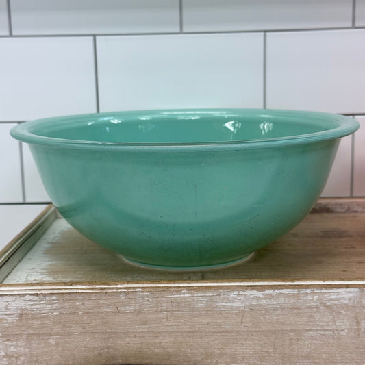 Pyrex Clear Bottom Mixing Bowls Set of 2