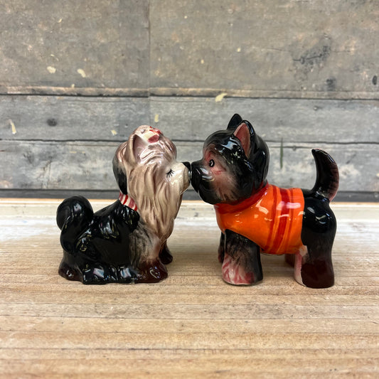 Westland Giftware Magnetic Yorkshire Terrier Salt & Pepper Set