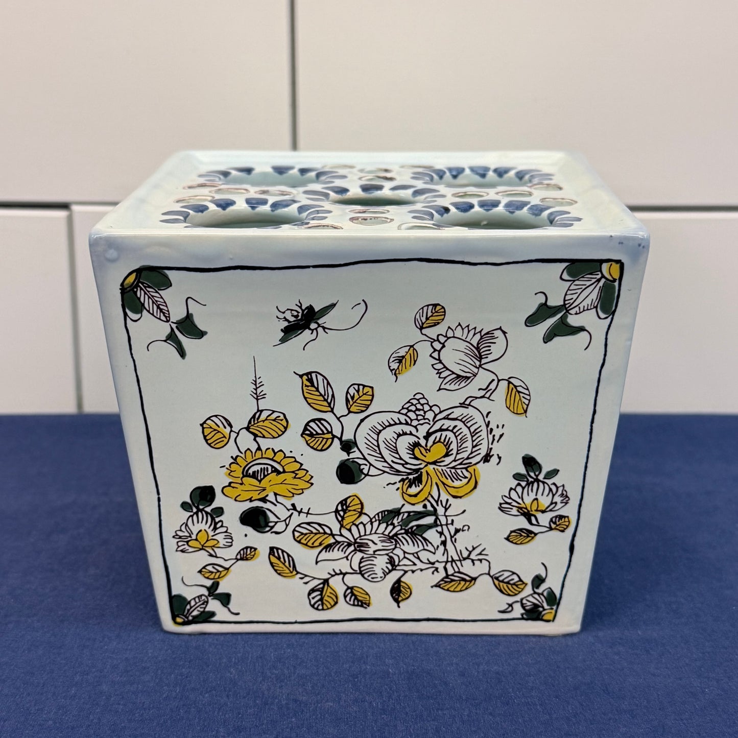 Williamsburg Restoration Delft Flower Frog Vase Ceramic 1969