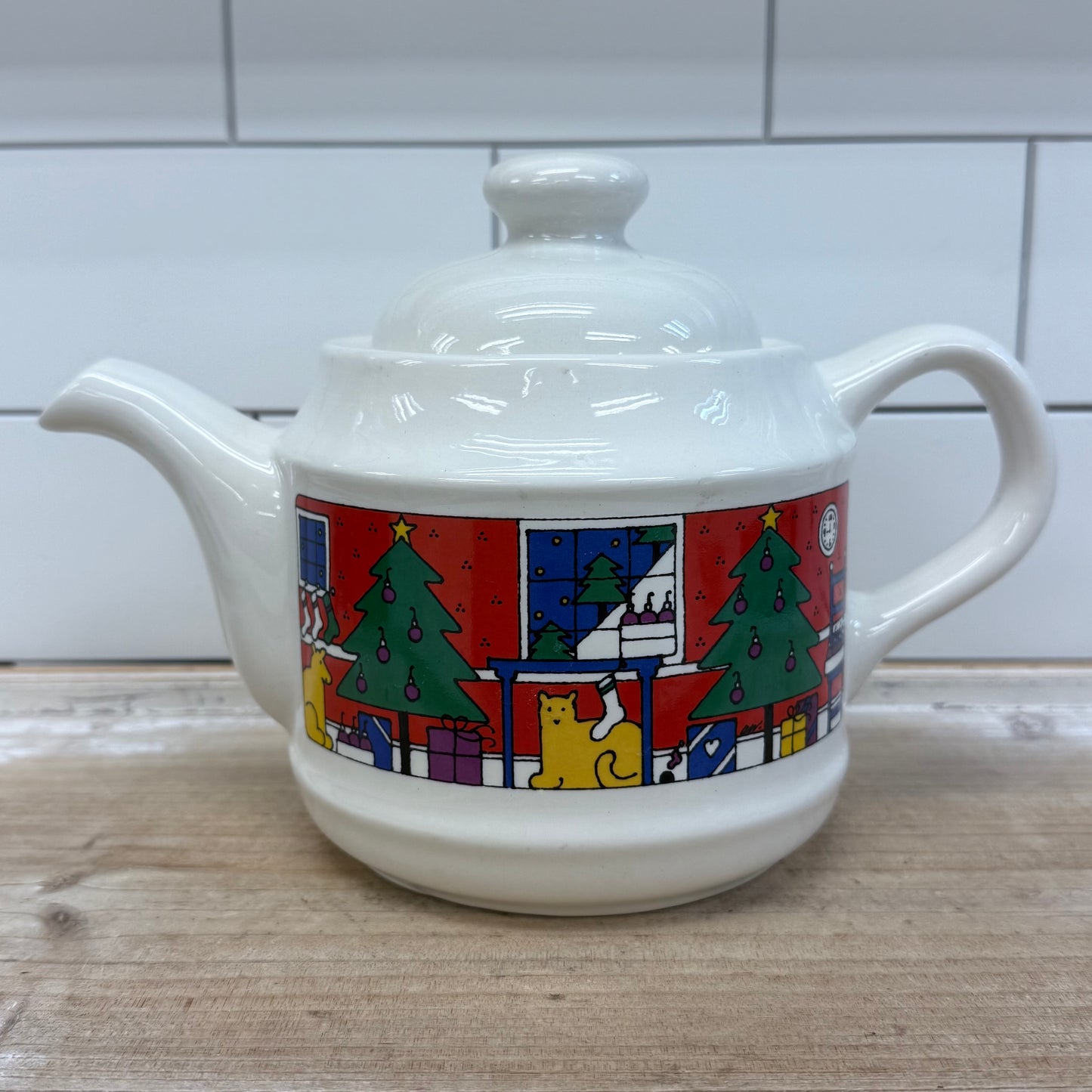 Houze Staffordshire Teapot Christmas, Porcelain 1985