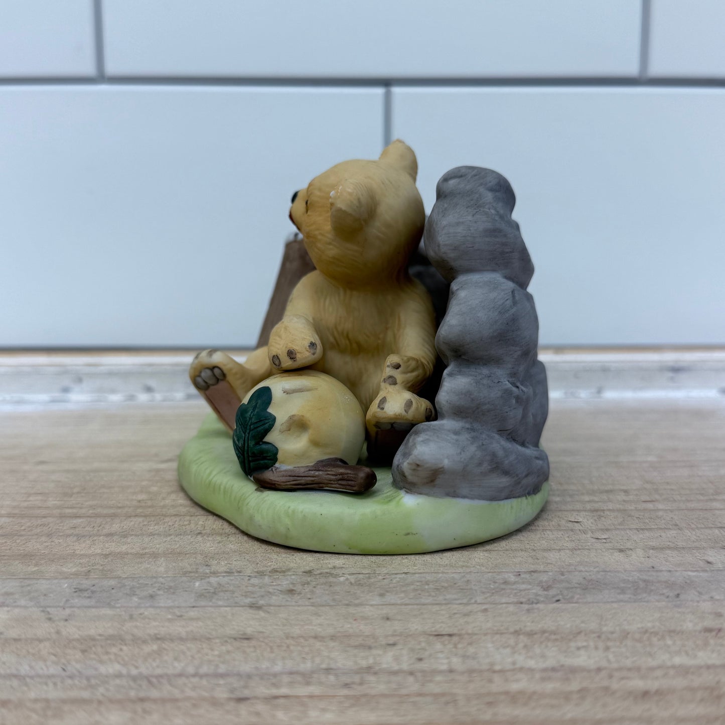 Franklin Mint Woodland Surprises Figurine , Bear 1984