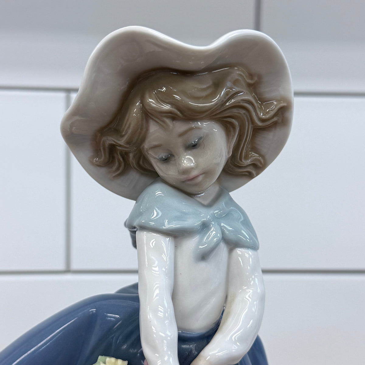 Lladró Spring Basket #5223 Girl Porcelain Figurine Spain 1984