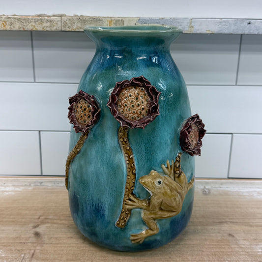 Majolica Style Frog Lotus Flower Stoneware Vase Decor