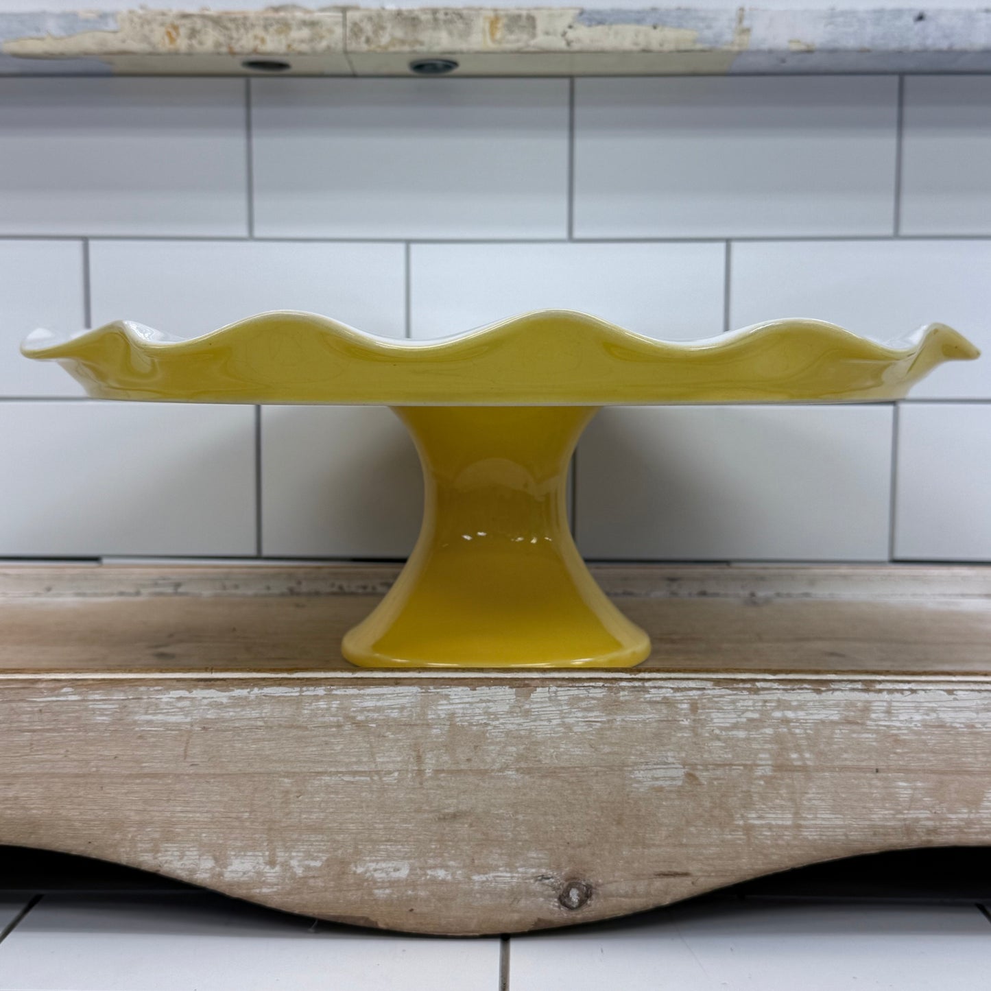 Crate & Barrel Susie Yellow Ruffled Pedestal Cake Plate 13”