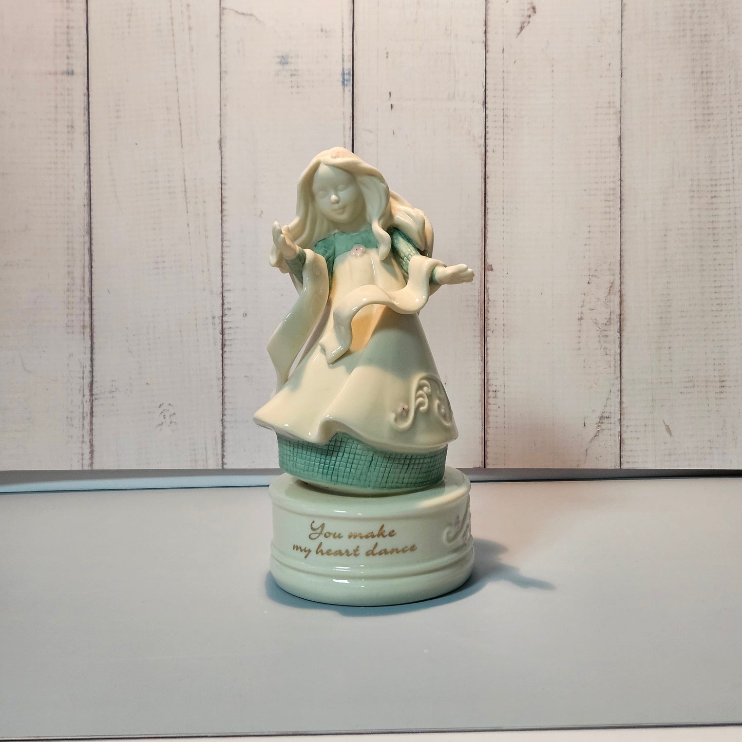 Lenox Angel Music Box ‘You make my heart dance’