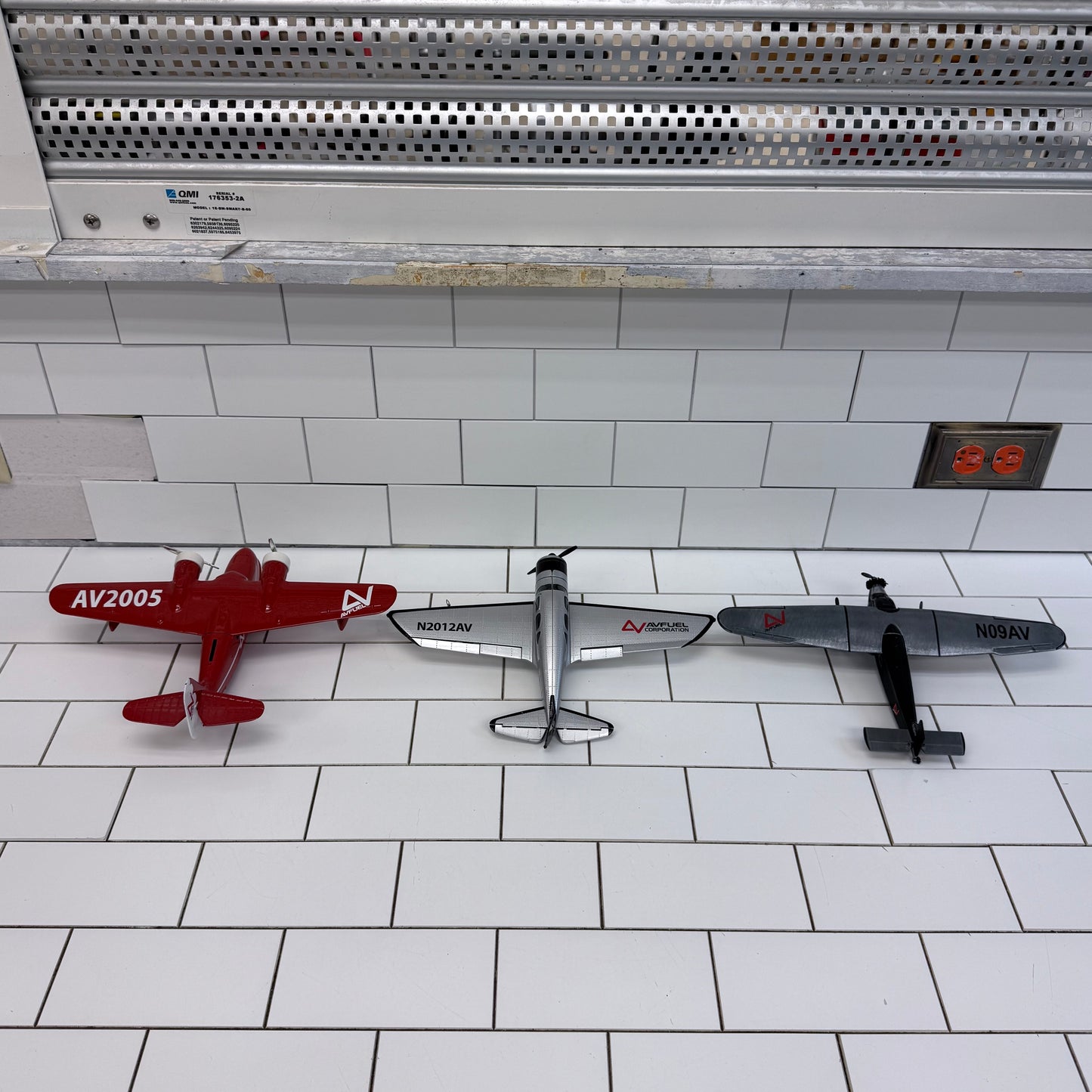 ERTL Auto World Die Cast Airplane Banks Lot 7