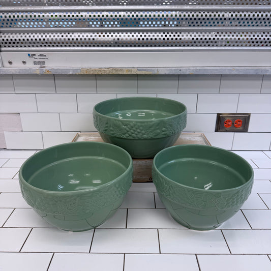 Ceramic Nesting Bowl Set of 3 Green Grapevine Motif