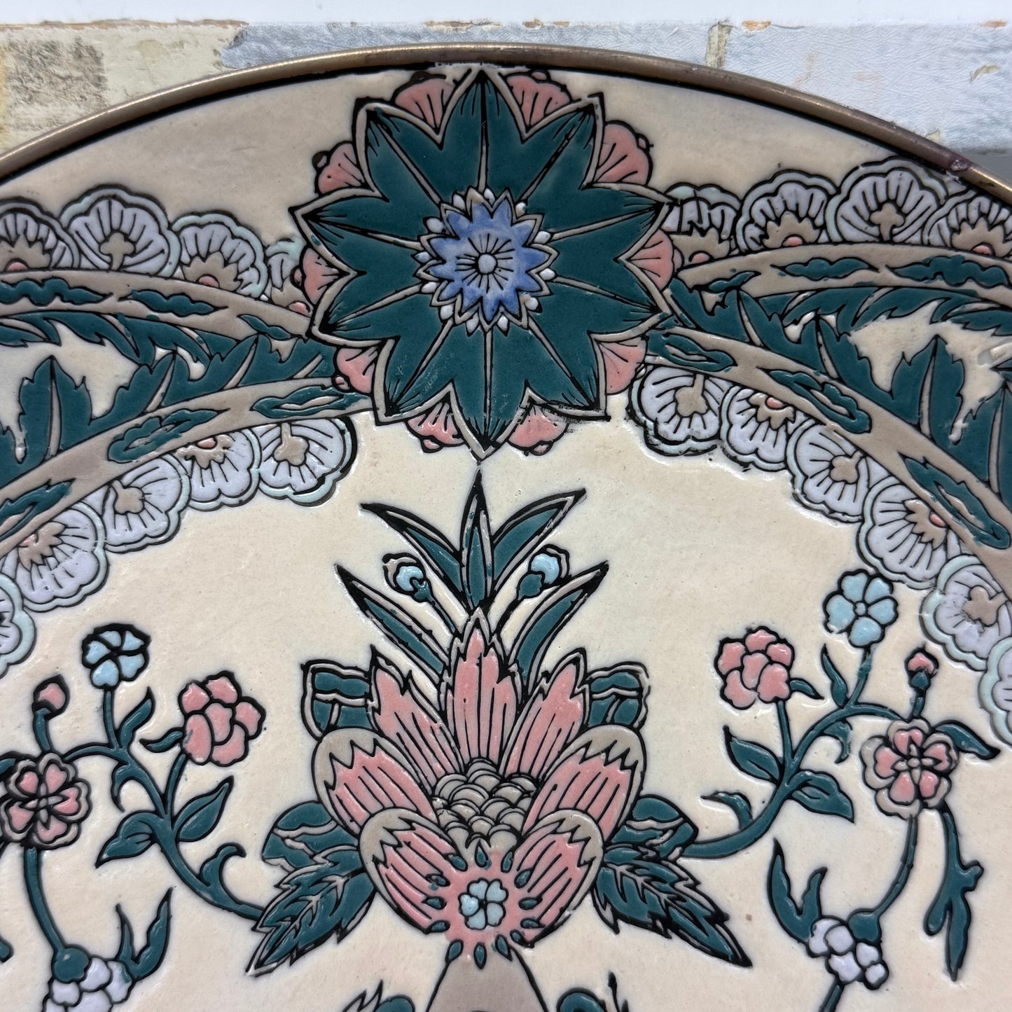 Chinoiserie Embossed Floral Plate Decorative Dish