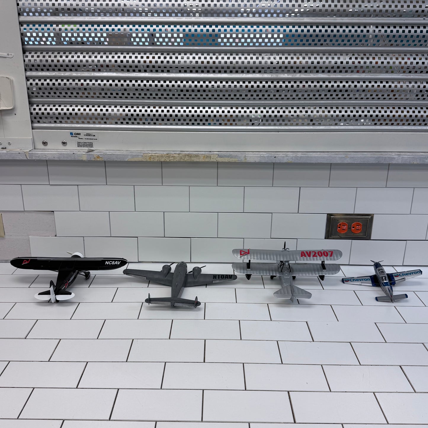 ERTL Auto World Die Cast Airplane Banks Lot 7