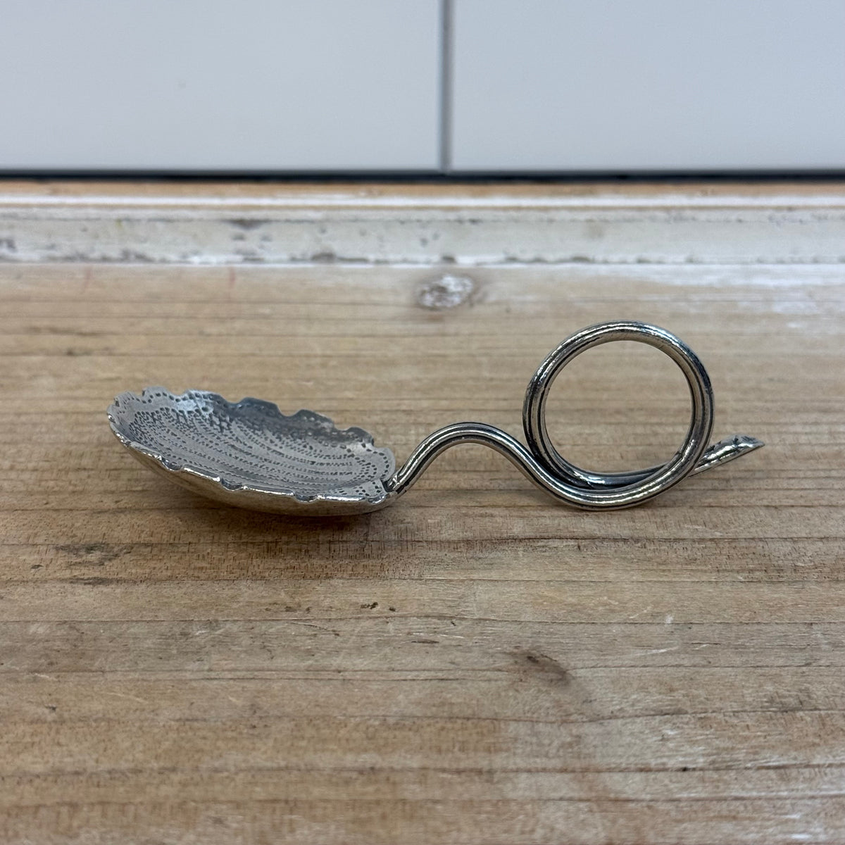 Colonial Williamsburg Apple Shell Tea Caddy Spoon