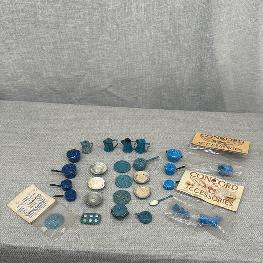 Dollhouse Miniatures Blue spatterware, Mixed Bundle