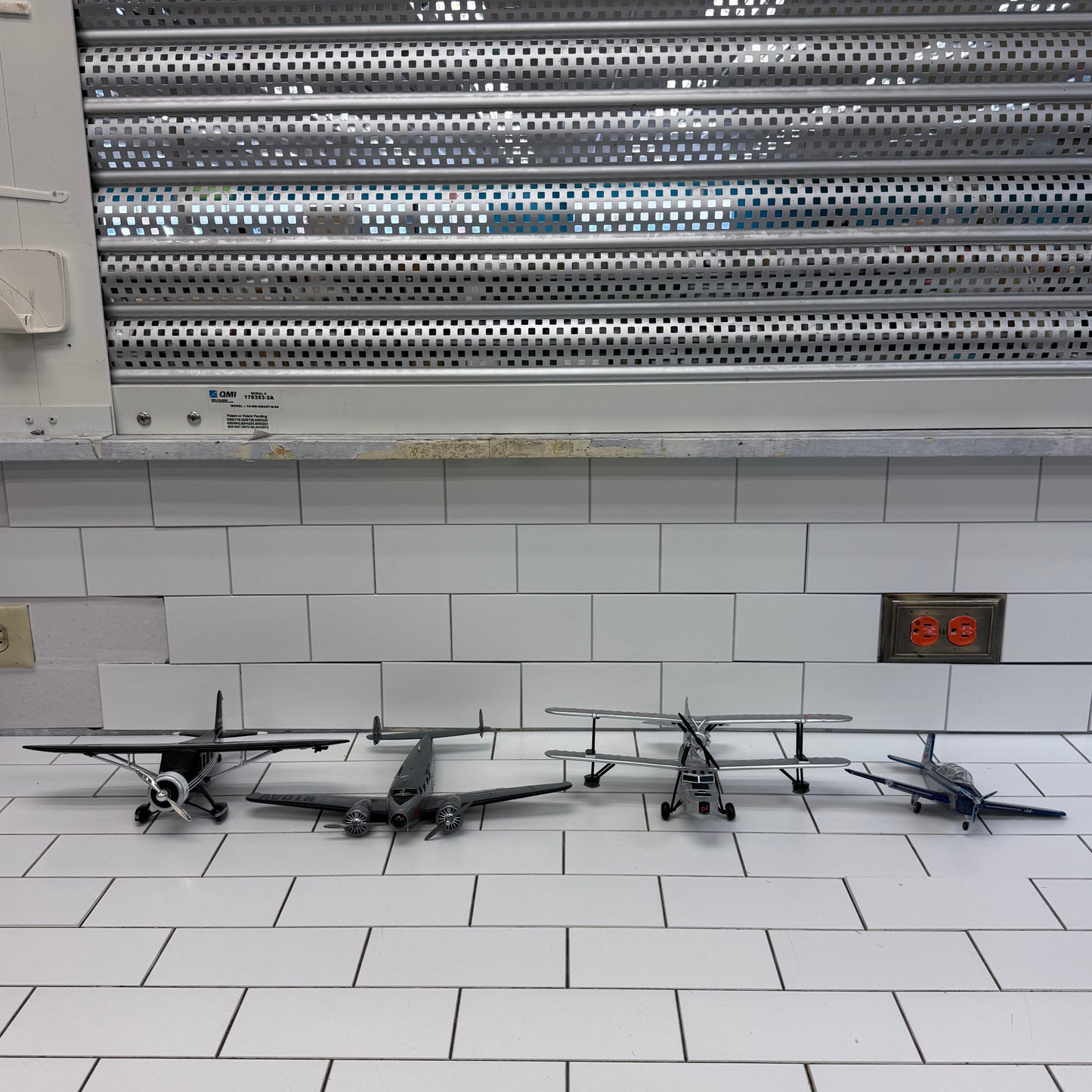 ERTL Auto World Die Cast Airplane Banks Lot 7