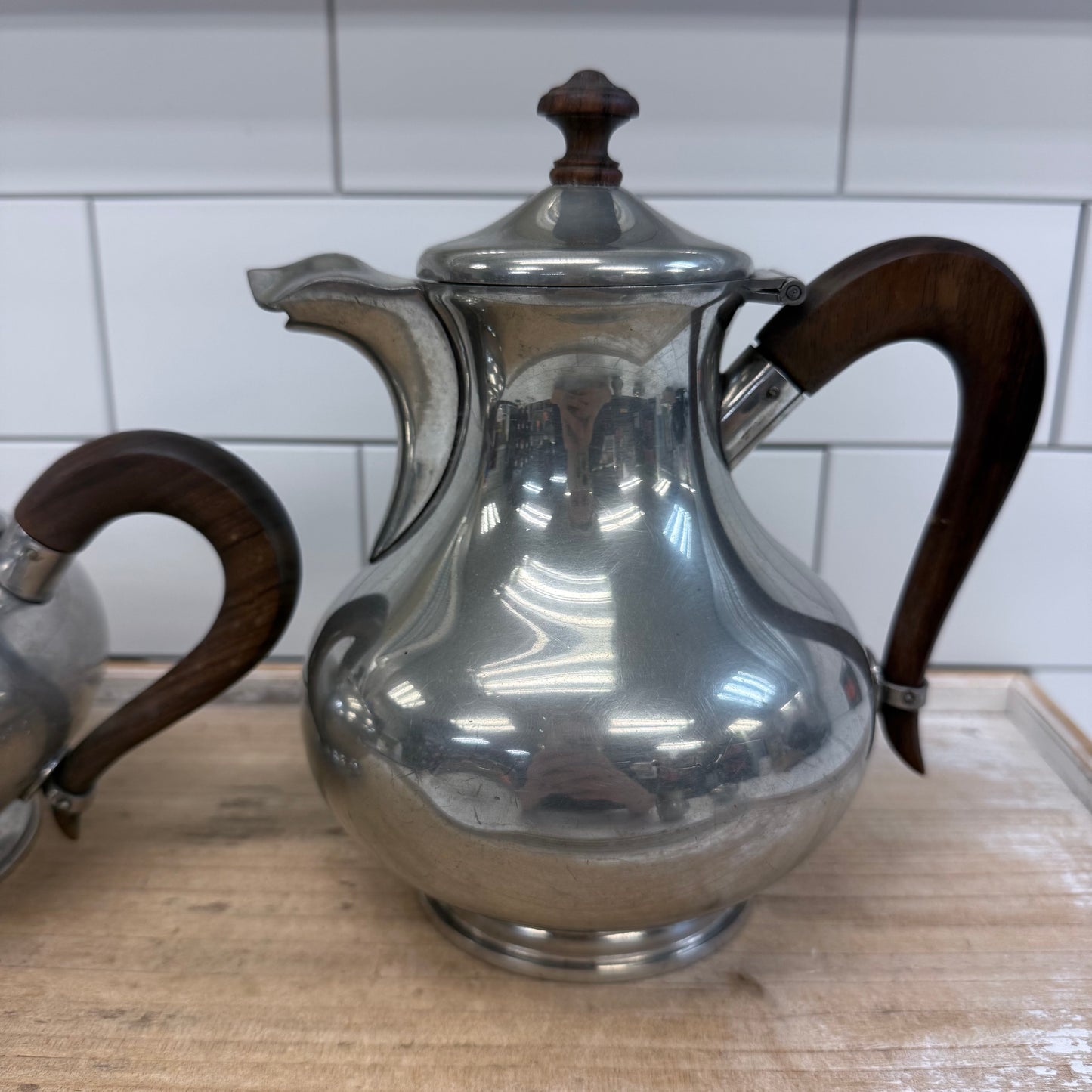 Les Étains de Paris Beverage Service Selection