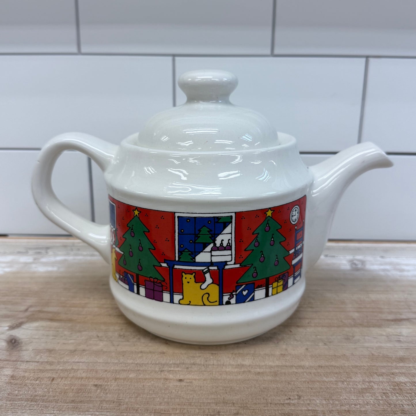 Houze Staffordshire Teapot Christmas, Porcelain 1985