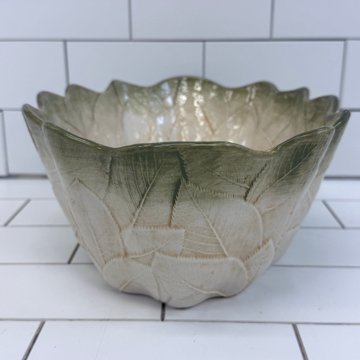 Vietri Foglia Leonardo Majolica Lemon Leaf Bowl