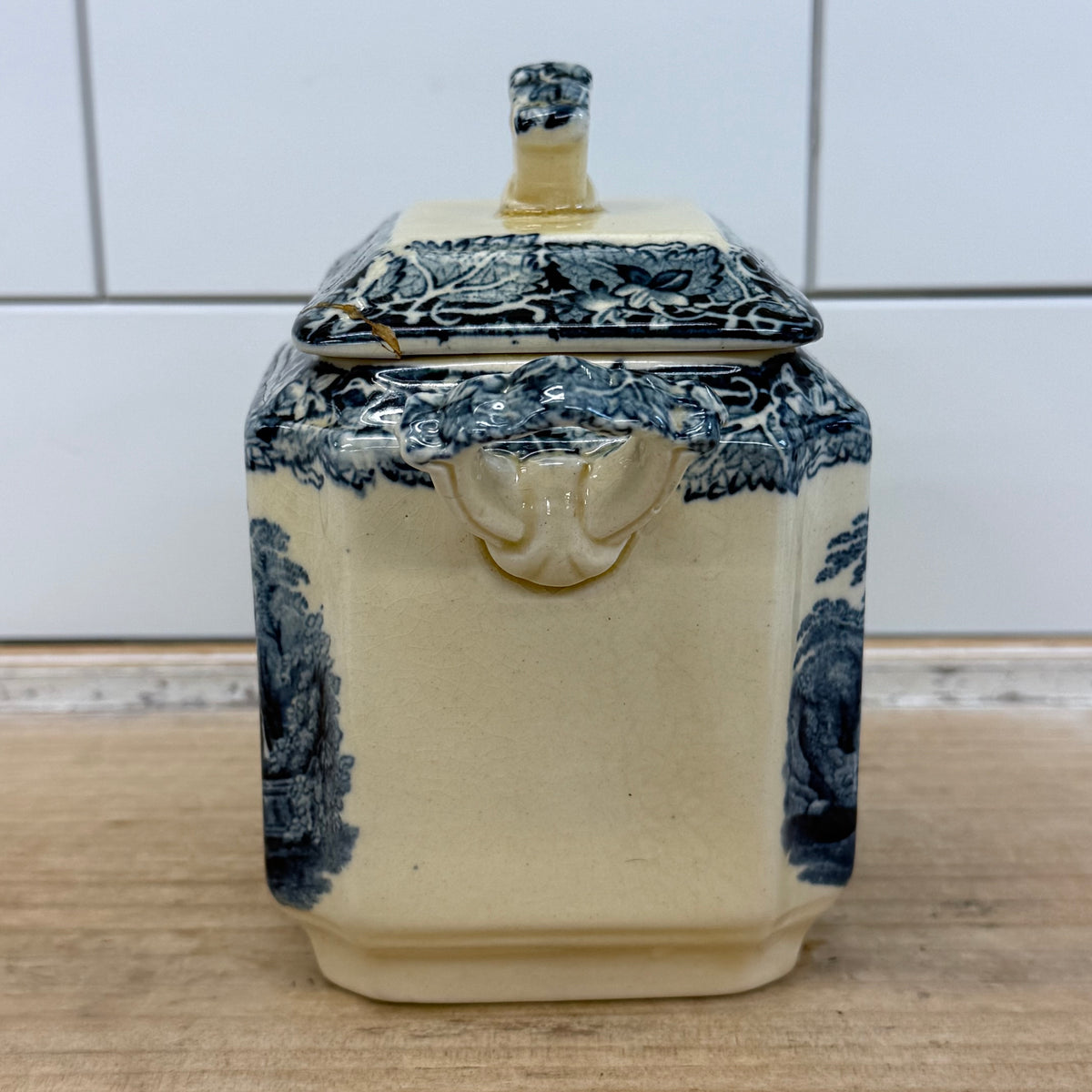 Mason’s Vista Blue Transfer-ware Covered Sugar Bowl