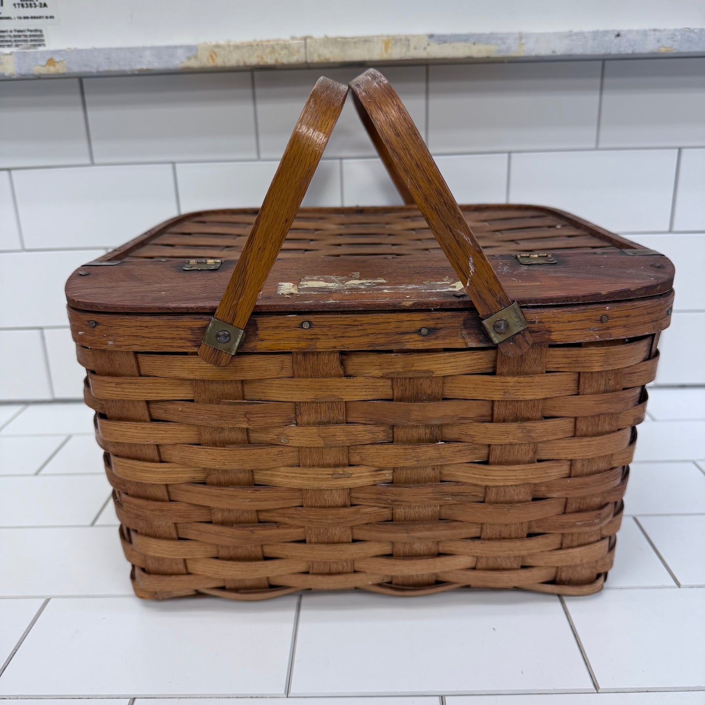 Picnic Basket with Pie Tray, Wicker