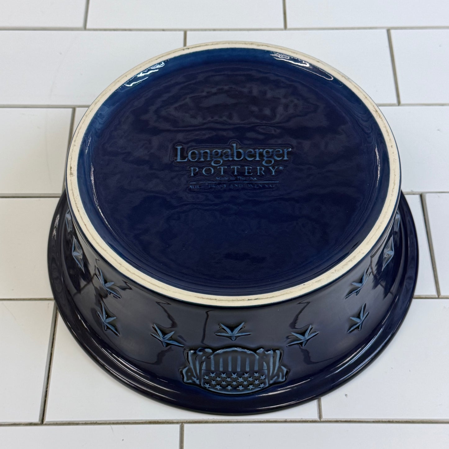 Longaberger American Eagle Lidded Casserole Dish USA, 2002