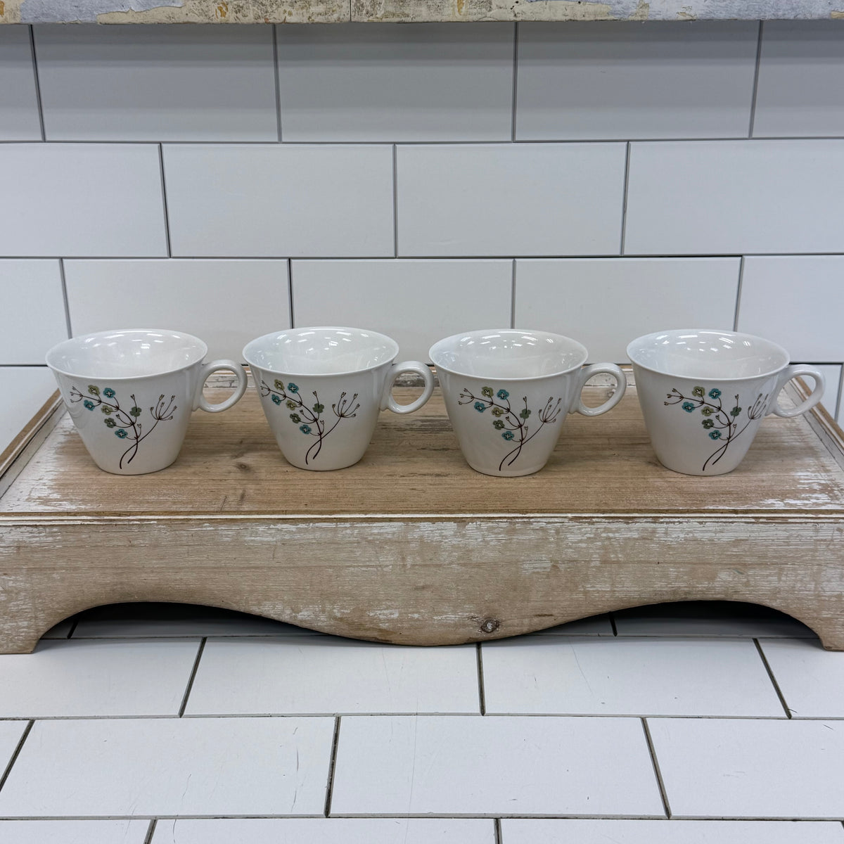 Franciscan It's A Breeze Teacup & Saucer Set of 4
