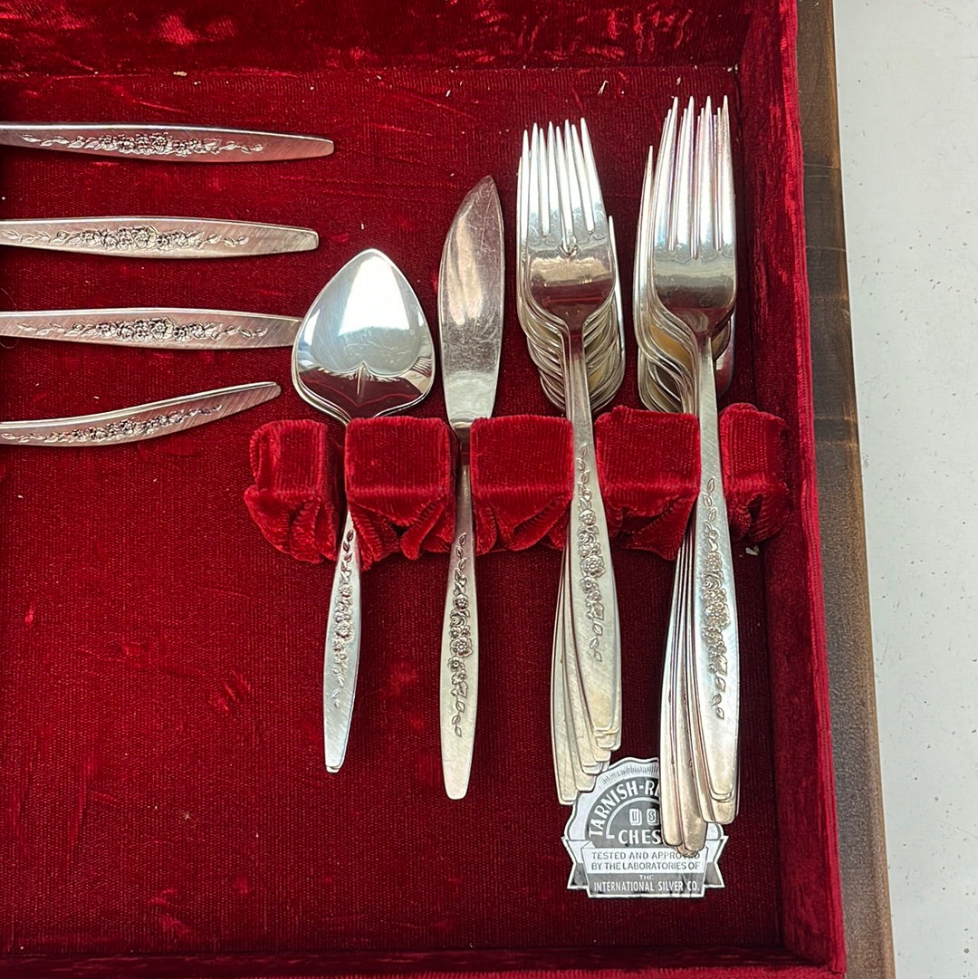 Deep Silver Flatware Set, 92 piece