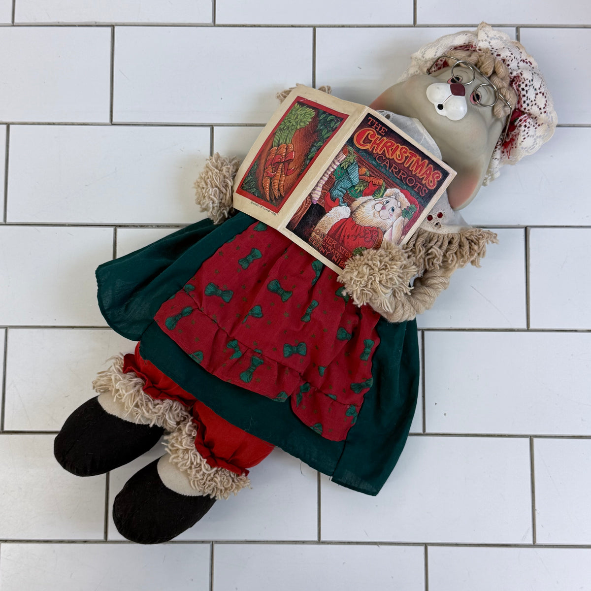 House of Lloyd Christmas Bunny Dolls Grannie Flo & Grandpa Lloyd