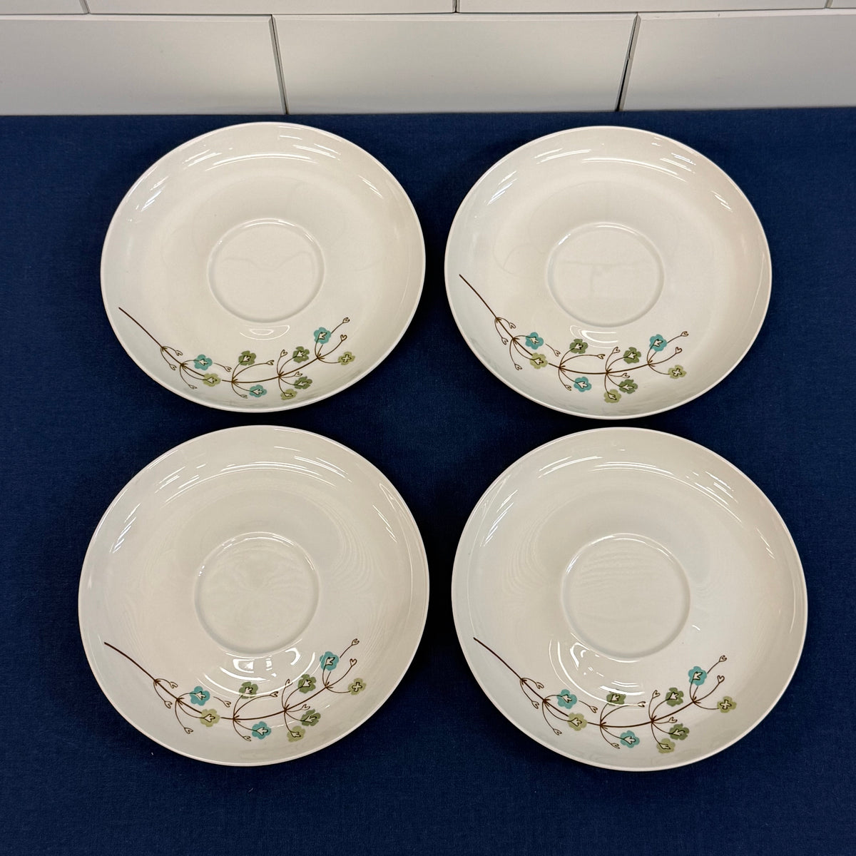 Franciscan It's A Breeze Teacup & Saucer Set of 4